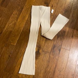 NWT Super cute bell bottom stretchy pants